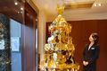 Шикарный Новый год - елка из чистого золота!